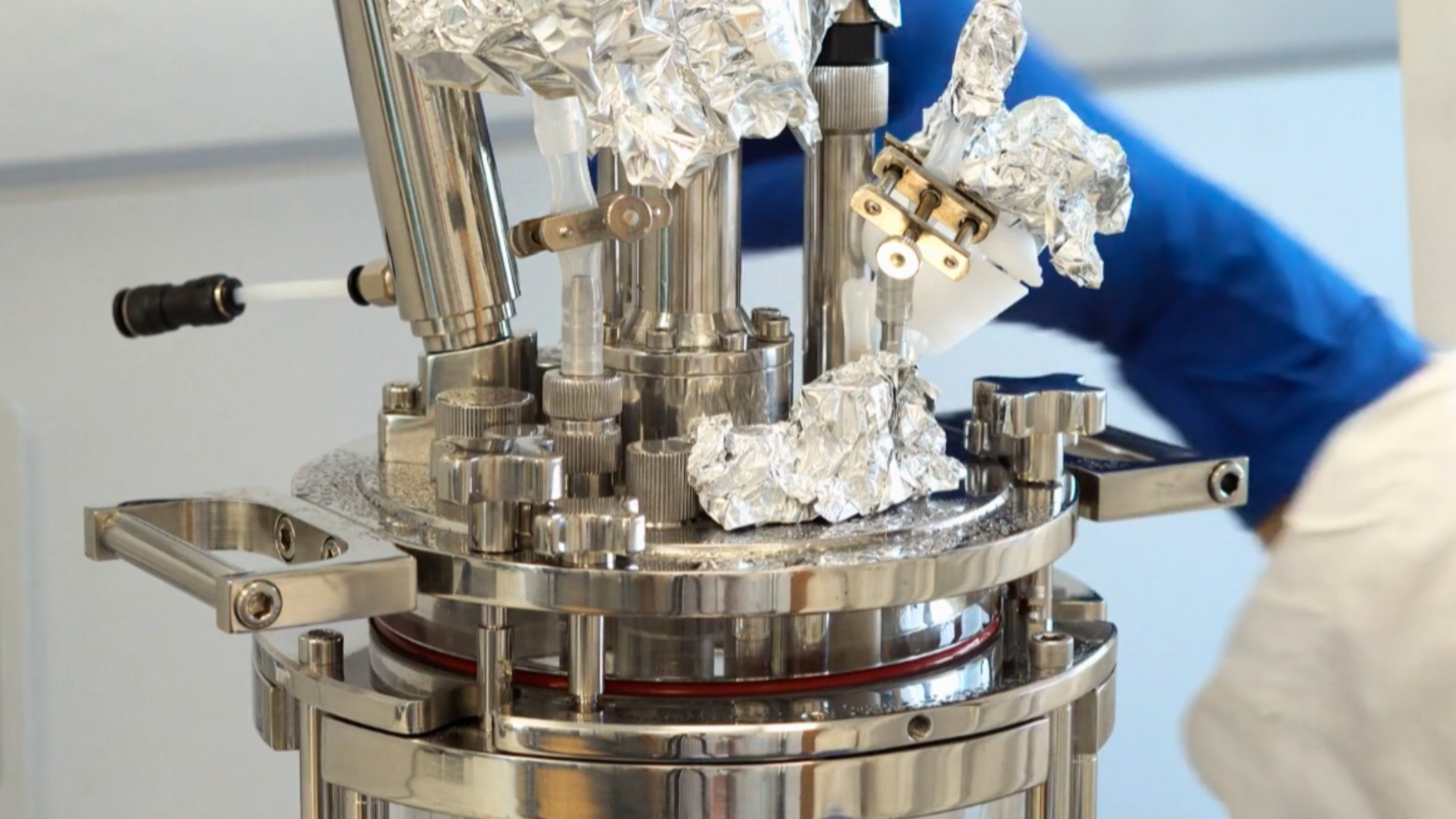 Preparing an Autoclavable Fermenter: A Practical Guide